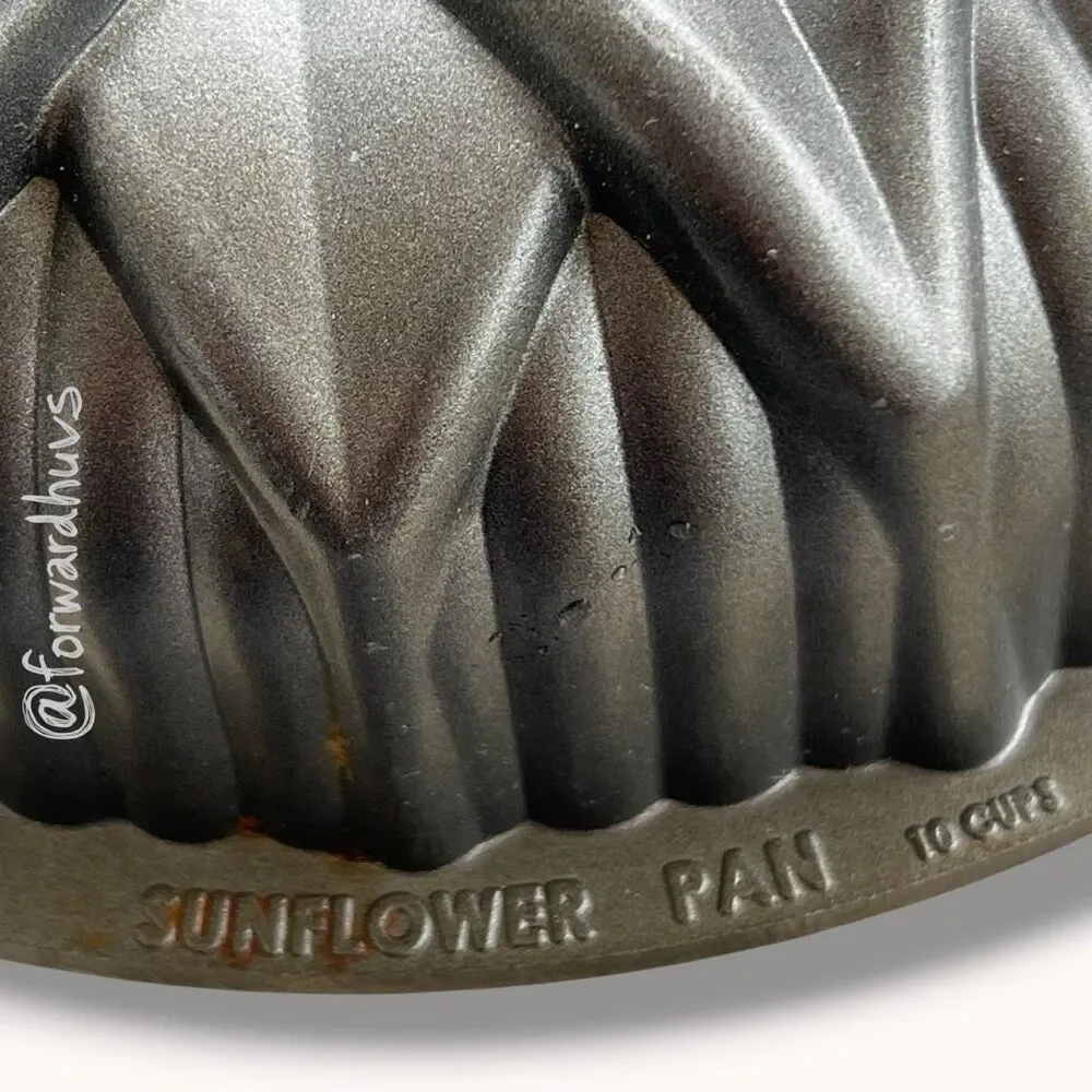 Nordic Ware Sunflower Bundt Cake Pan 10 Cup Cast Aluminum USA